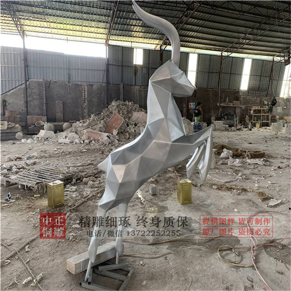 不銹鋼雕塑鹿價(jià)格.jpg 不銹鋼雕塑鹿價(jià)格.jpg
