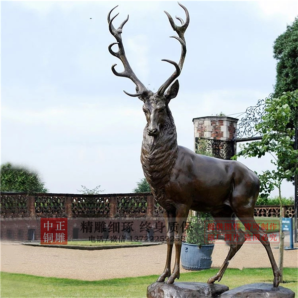 歐式園林綠地銅鹿.jpg 歐式園林綠地銅鹿.jpg