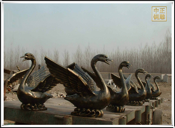 廣場天鵝雕塑.jpg 廣場天鵝雕塑.jpg