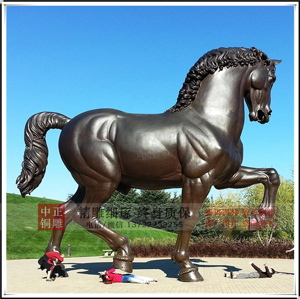 玻璃鋼仿銅馬雕塑.jpg 玻璃鋼仿銅馬雕塑.jpg