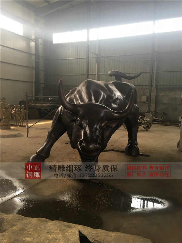 華爾街牛雕塑圖片.jpg 華爾街牛雕塑圖片.jpg