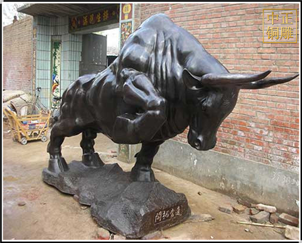 2米開荒牛雕塑.jpg 2米開荒牛雕塑.jpg
