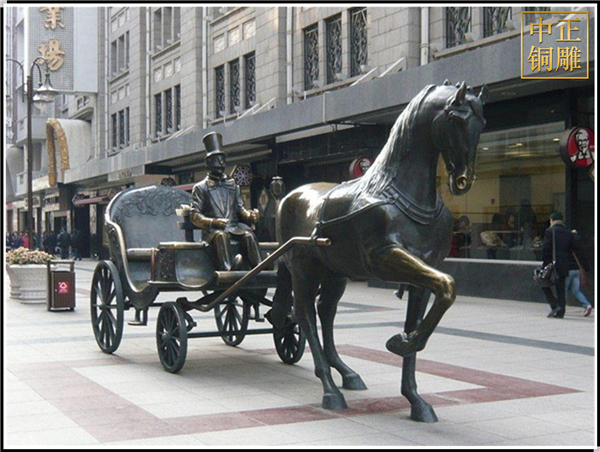 阿波羅戰(zhàn)車銅馬雕塑.jpg 阿波羅戰(zhàn)車銅馬雕塑.jpg