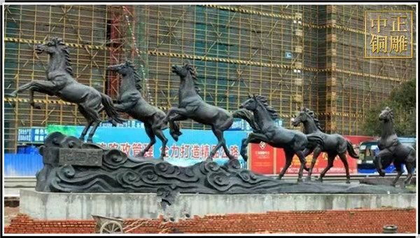 萬(wàn)馬奔騰銅馬雕塑
