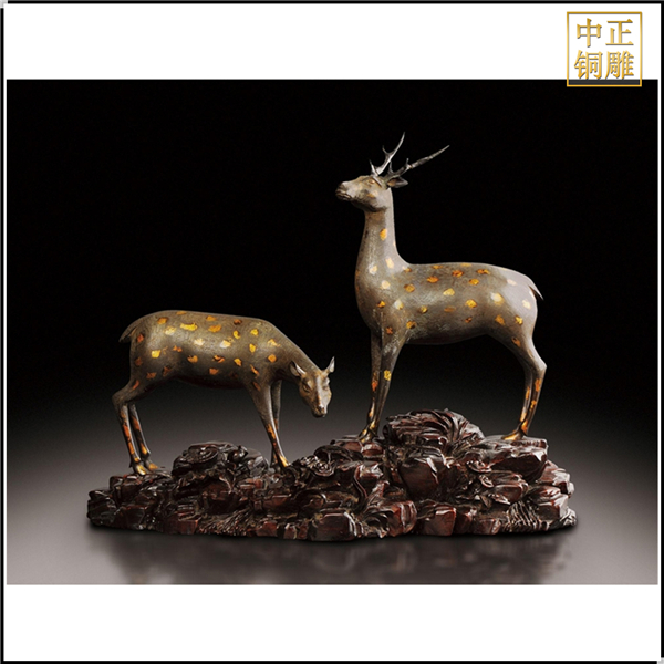 往景梅花鹿雕塑.jpg 往景梅花鹿雕塑.jpg