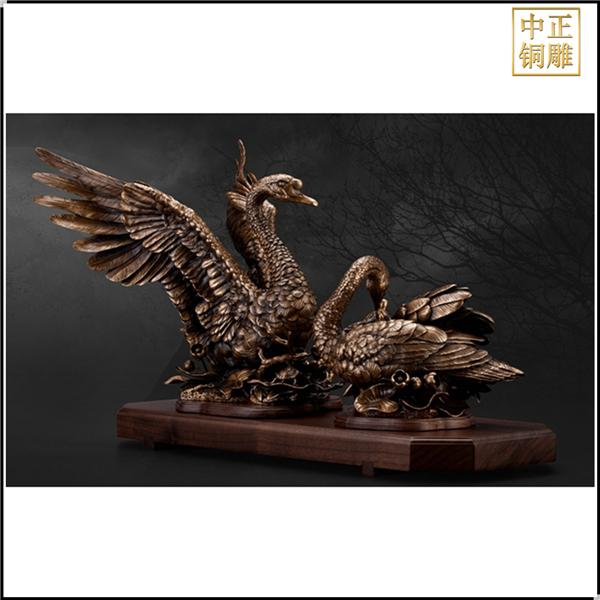 戲水青銅天鵝.jpg 戲水青銅天鵝.jpg