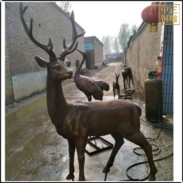 公園鑄銅鹿一對(duì)