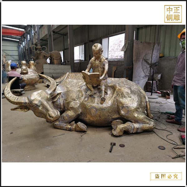 室外大型純銅孺子牛擺件.jpg 室外大型純銅孺子牛擺件.jpg