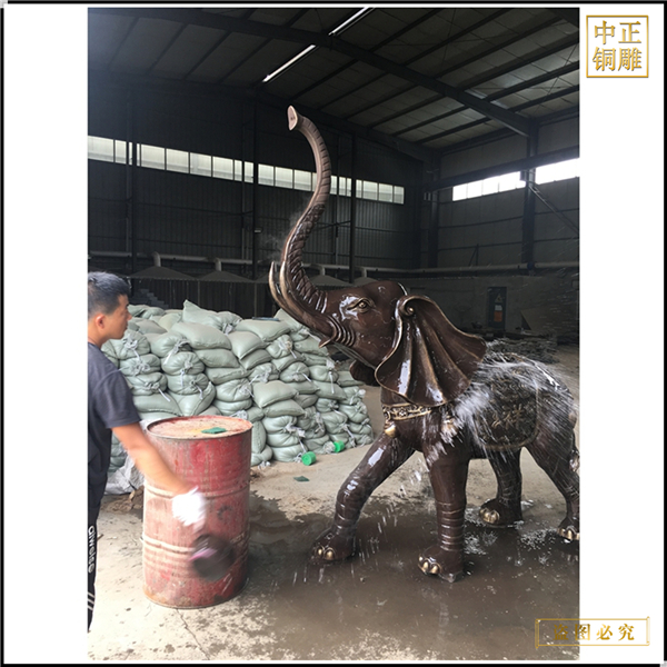 酒店別墅門(mén)口銅雕大象加工制作.jpg 酒店別墅門(mén)口銅雕大象加工制作.jpg