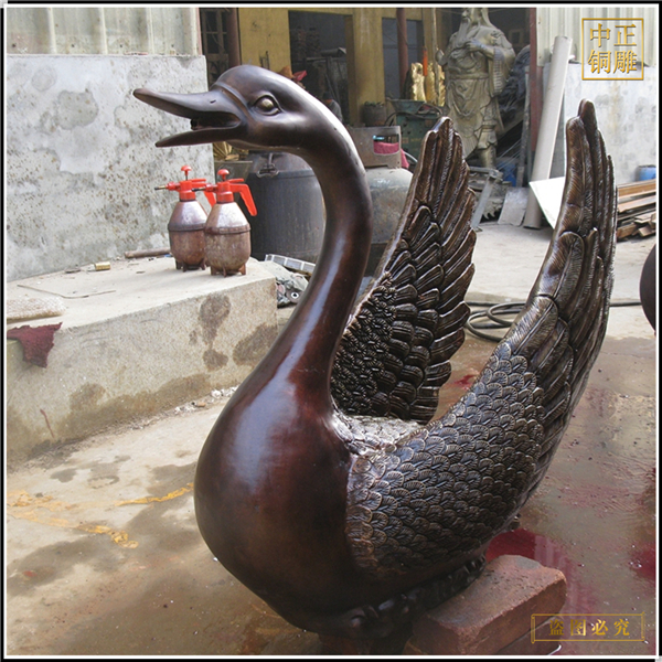 銅天鵝雕塑加工制作.jpg 銅天鵝雕塑加工制作.jpg