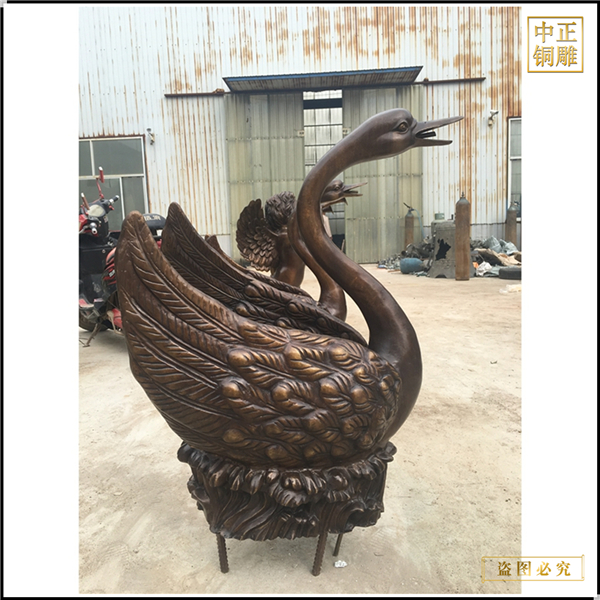 廣場(chǎng)擺放銅天鵝制作.jpg 廣場(chǎng)擺放銅天鵝制作.jpg