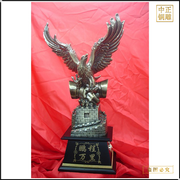 雄鷹展翅銅雕塑批發(fā).jpg 雄鷹展翅銅雕塑批發(fā).jpg