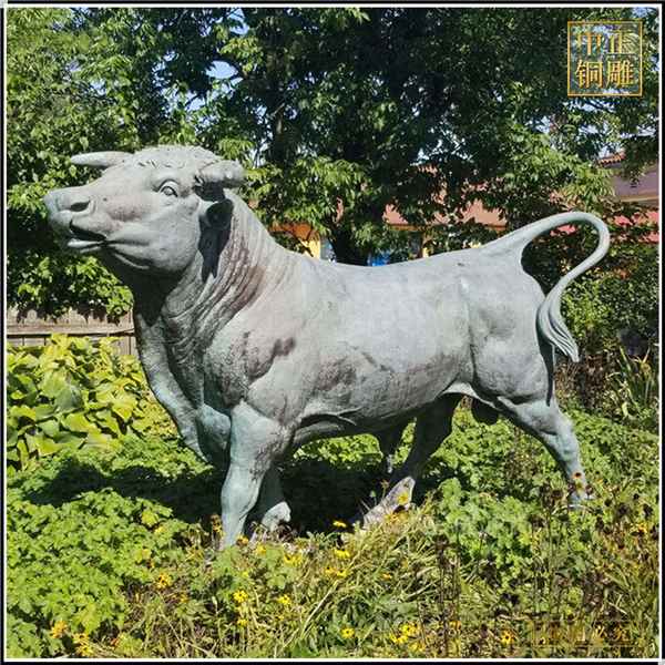 商業(yè)街銅牛擺件.jpg 商業(yè)街銅牛擺件.jpg