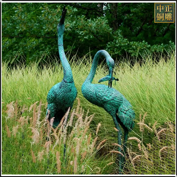 捕魚(yú)仙鶴銅雕塑.jpg 捕魚(yú)仙鶴銅雕塑.jpg