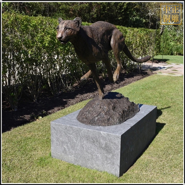 奔跑豹子銅雕塑鑄造.jpg 奔跑豹子銅雕塑鑄造.jpg